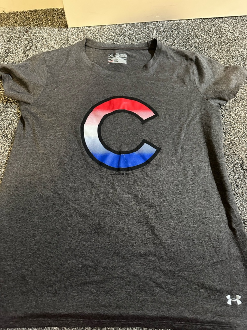 Under Armour Chicago Cubs Gray Tee with Red-White-Blue Ombre 'C' Graphic